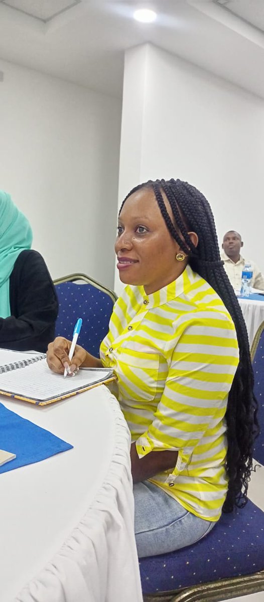 issabel_mati's tweet photo. As a young woman leader from @NawiriAfrica kilifi county was honored to engage with stakeholders from #kwale and #kilifi during the inception meeting of hamasisha dada project under #washaprogram @AkiliDada
#EndVAWG
#WomenEmpowerment https://t.co/9PNgZ67dTN