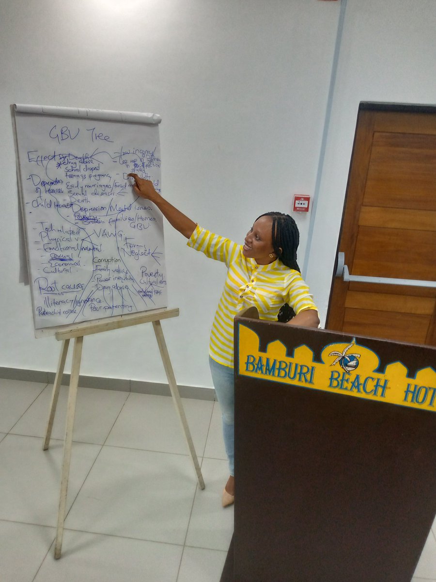 issabel_mati's tweet photo. As a young woman leader from @NawiriAfrica kilifi county was honored to engage with stakeholders from #kwale and #kilifi during the inception meeting of hamasisha dada project under #washaprogram @AkiliDada
#EndVAWG
#WomenEmpowerment https://t.co/9PNgZ67dTN
