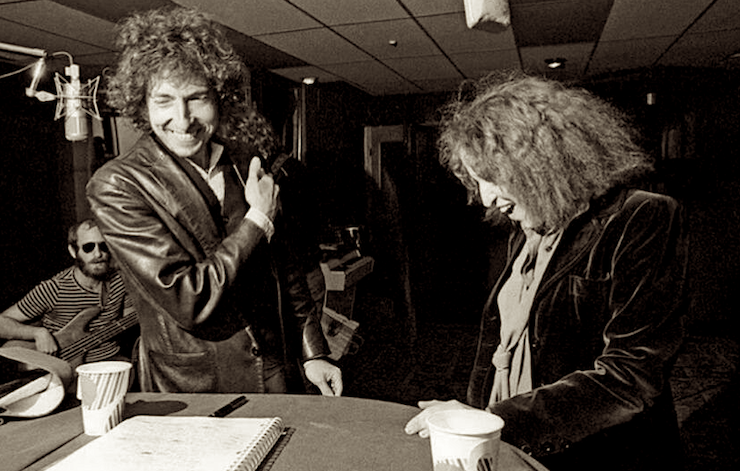 BootlegBette's tweet photo. BetteBack November 1975: Behind The Scenes With Bette Midler And Bob Dylan - Bootleg Betty
#BetteMidler, #BobDylan, #BucketsOfRain, #Gossip, #PattiSmith, #SongsfortheNewDepression
https://t.co/OLbBinyR0M https://t.co/8524aho3eD