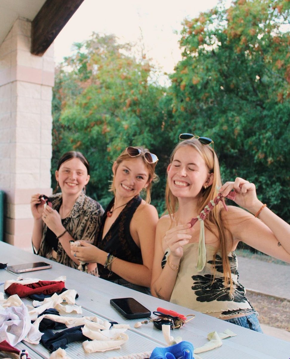 TAMULeias's tweet photo. Dog toy making + Tote bag painting = Happy Leias members 🩷 #tamu #tamuleias https://t.co/jAI9PETlhB