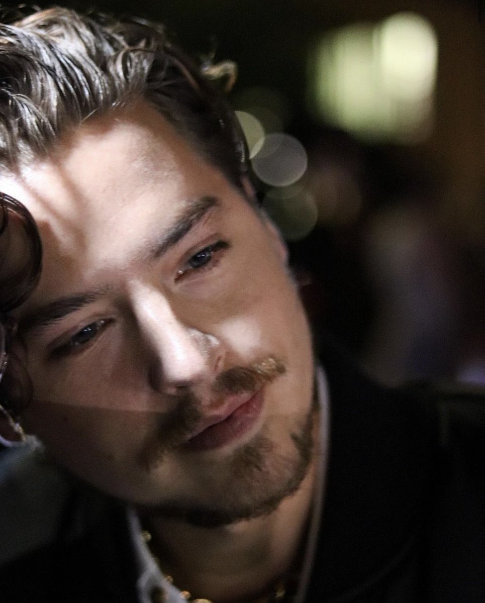 ColsprUpdatesFR's tweet image. #PHOTOS | @colesprouse au défilé de @Versace à Milan lors de la #FashionWeek (03/10) - Photos du compte Instagram « juh.film »