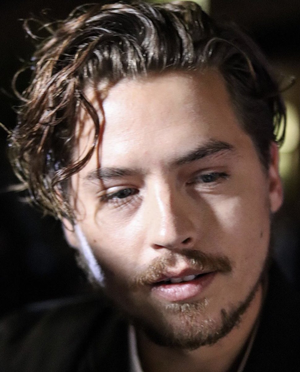 ColsprUpdatesFR's tweet image. #PHOTOS | @colesprouse au défilé de @Versace à Milan lors de la #FashionWeek (03/10) - Photos du compte Instagram « juh.film »