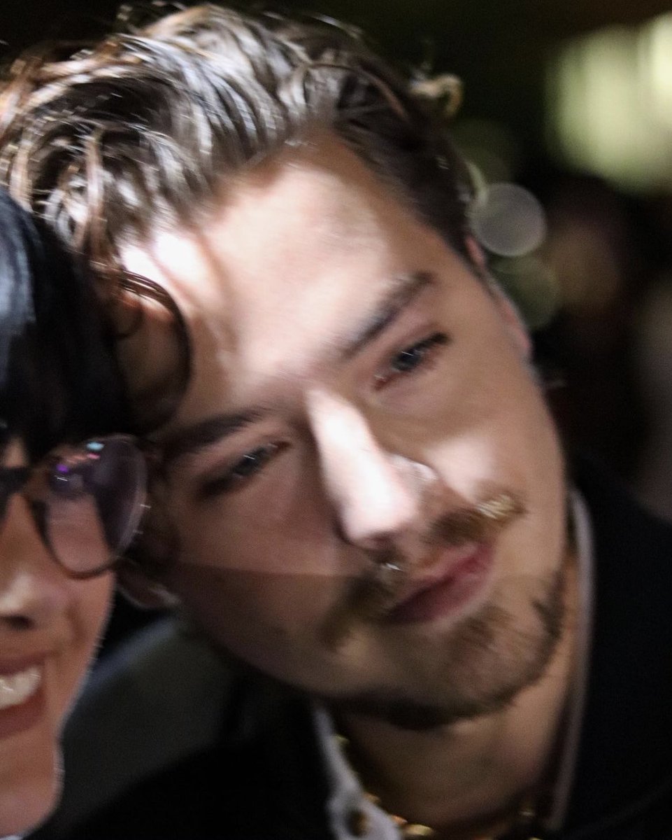 ColsprUpdatesFR's tweet image. #PHOTOS | @colesprouse au défilé de @Versace à Milan lors de la #FashionWeek (03/10) - Photos du compte Instagram « juh.film »