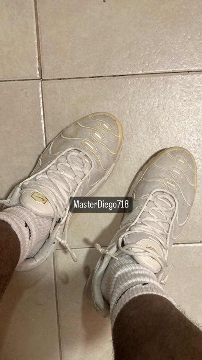 MasterDiego718's tweet photo. Come lick them clean
#airmax #nikeairmax #whiteairmax #nikesocks #whitesocks #alpha #gaysocks #footmaster #malefeet https://t.co/6hjTgsrI0L