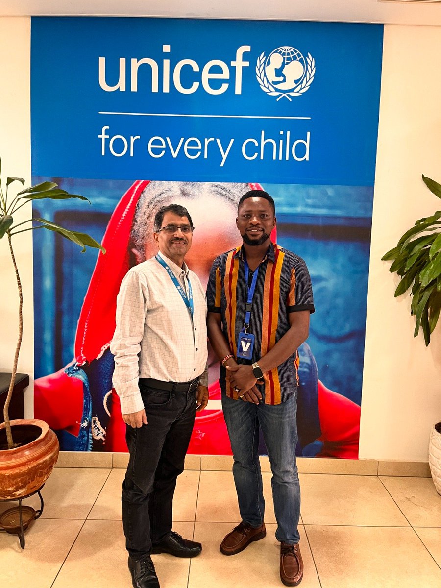 ChiranjibiPPP's tweet image. A great pleasure hearing the story of
@OlumideIDOWU, a passionate #climate #activist from #Nigeria! He is raising #youth #awareness on climate change! Can reach millions of people by empowering youth activists on climate change!
@UNICEF_Nigeria
@RajatMadhok
@FMEnvng