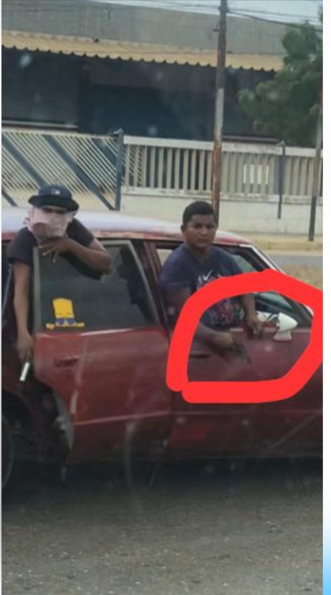 AngelMonagas's tweet photo. #CaigaQuienCaiga Este es “Miguelito” líder de los malandros Yukpas https://t.co/4DgufyvALF