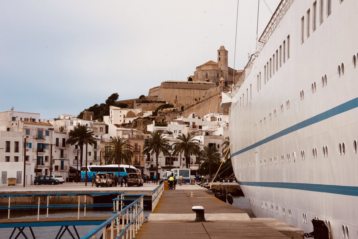 @cruiselifestyl #cruisehour Photo finish - Ibiza, Spain! Via @stevenartphoto & @WindstarCruises #photooftheday