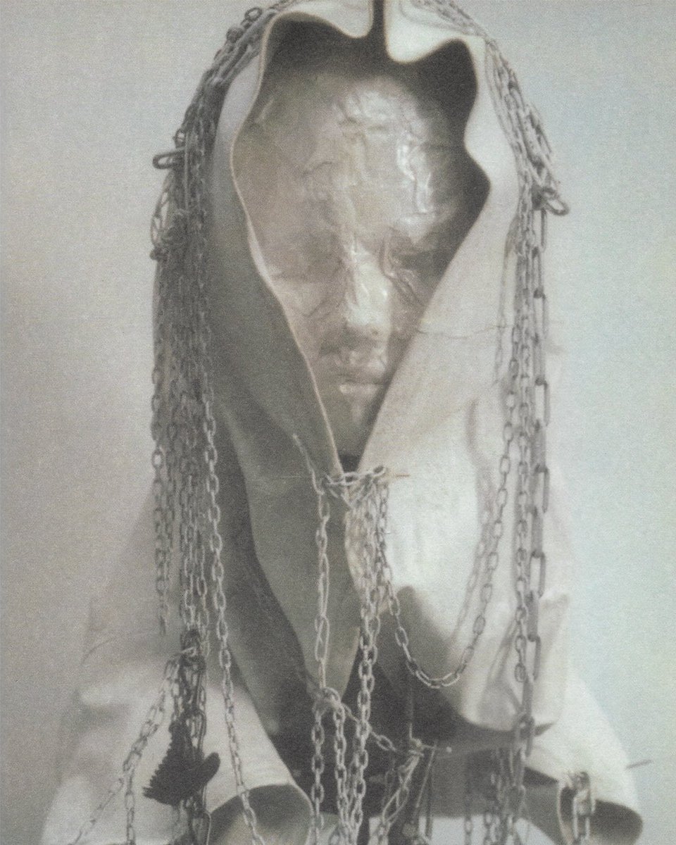 _HDD's tweet photo. Undercover: "T" Headpieces Spring/Summer 2006 ー designed by Katsuya Kamo. https://t.co/hP8twCjfd6