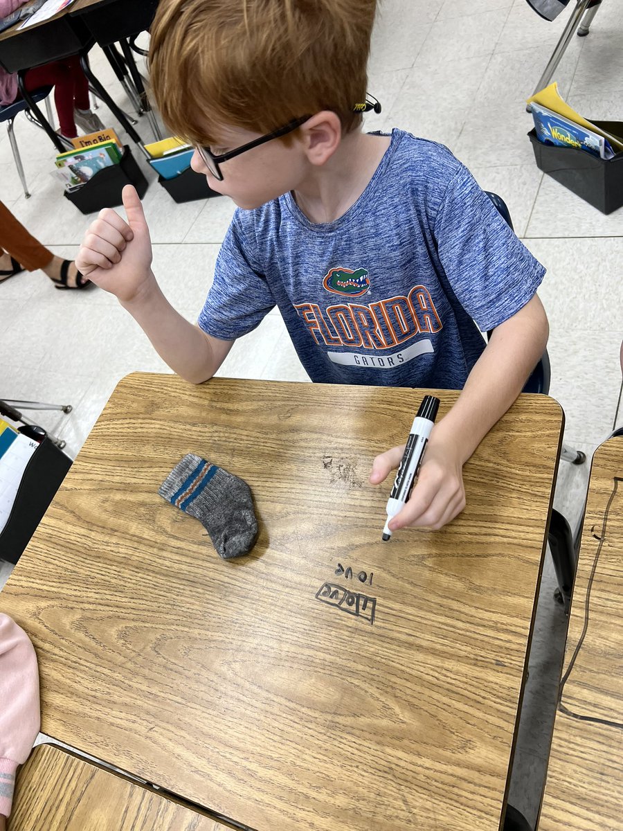 HCPSLopezElem's tweet photo. Look at our leopards!! Using their knowledge of sounds to build words. @UFLiteracy #astrongfoundation @ZemHarris @vanity_jolly @HillsboroughSch https://t.co/e0IdJhpNGA