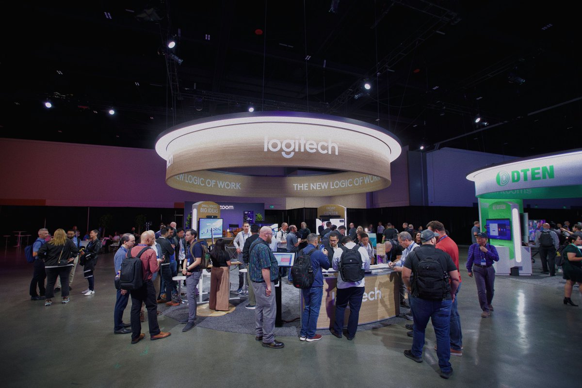 LogitechBiz's tweet image. #Zoomtopia is in full swing with a spectacular Logitech booth and a fireside chat with our interim CEO and @Zoom President of Product and Engineering @velchamy! #NewLogicOfWork #Zoomtopia2023