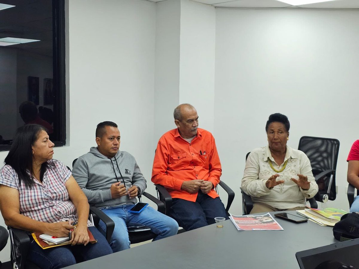PartidoPSUV's tweet photo. Desde el PSUV Monagas apoyan el retorno a clases en inicio del año escolar https://t.co/kzKSN8KeMm
#QueNotaRegresarAClases https://t.co/iD5r1zRT4V
