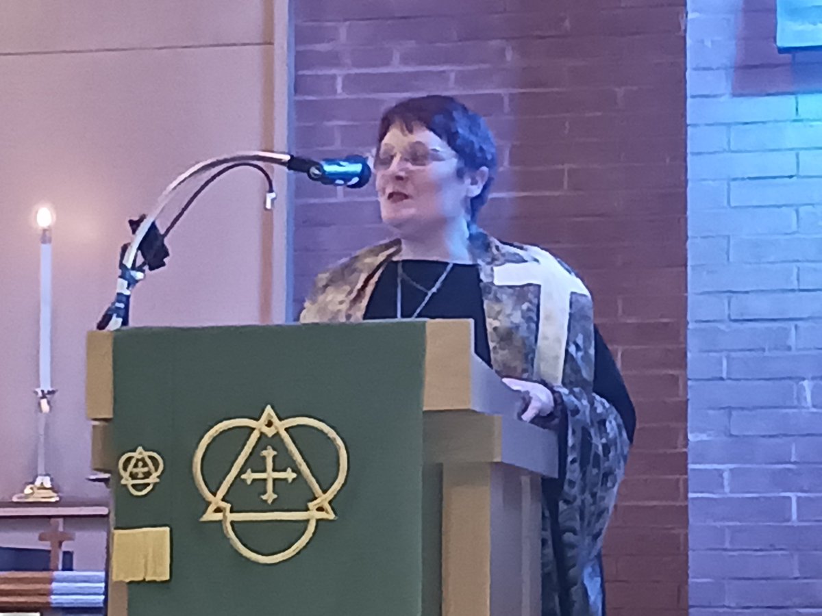 Pastor Lisa Giacomazza from Bacon Memorial Presbyterian Church welcomes attendees to today's #InterfaithPrayerServiceforMH #compassioninaction #MIAW2023 <a href="/NAMICommunicate/">NAMI</a>