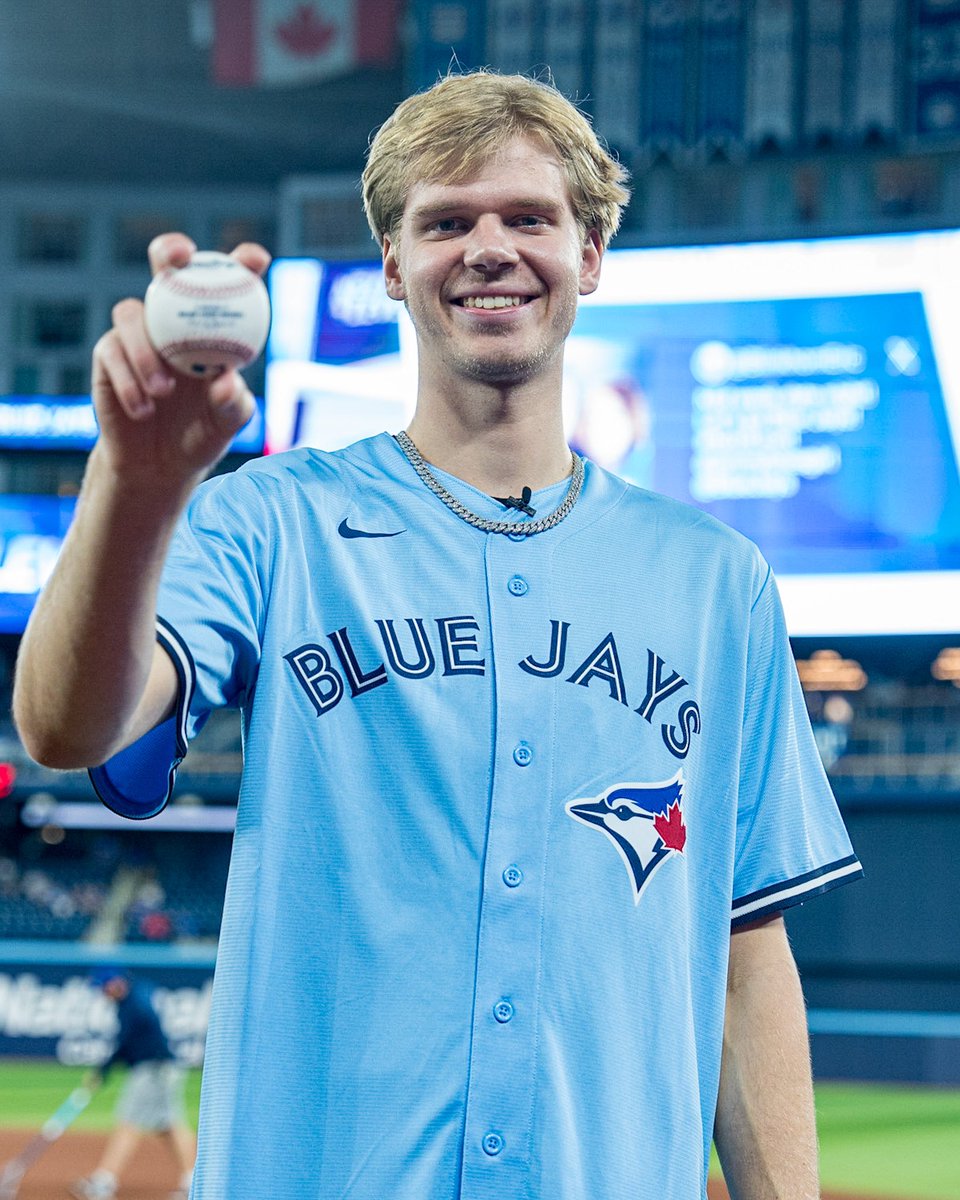 Raptors's tweet photo. Wishing our boys the best of luck in the postseason @BlueJays 🔥 https://t.co/igYCQM9tCe