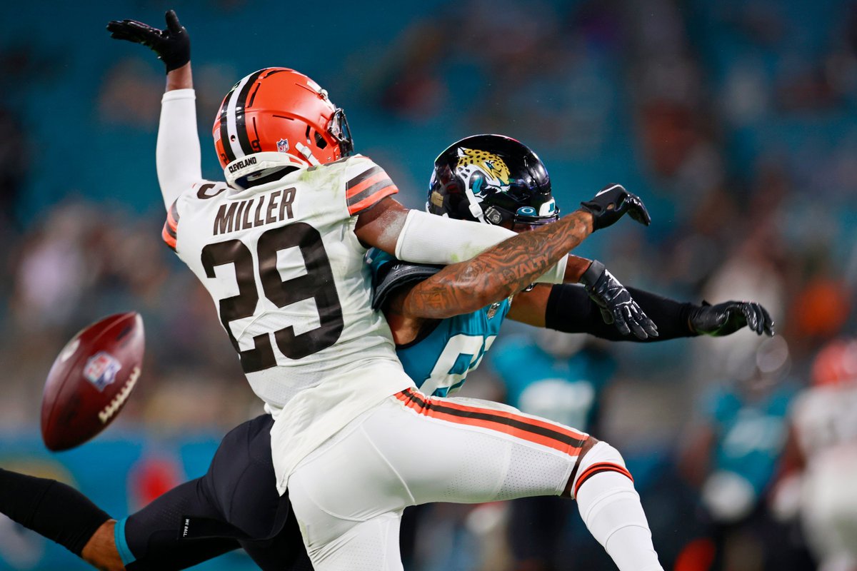 nfltrade_rumors's tweet photo. Bills Signing CB Herb Miller To PS, Releasing WR Marcell Ateman https://t.co/Fu3QlyqTNt https://t.co/FBvgcflny0