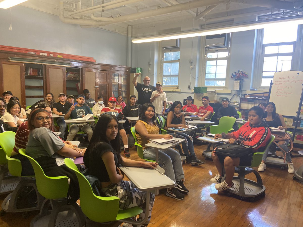 Samara Mohamed (@samaramohamed_) on Twitter photo 30 students in our Spanish Bilingual class today at <a href="/P2GQUEENS/">Pathways to Graduation P2G Queens</a> Jamaica Learning Center with teacher, Mr DeLlano! ππ 30 students in our Spanish Bilingual class today at <a href="/P2GQUEENS/">Pathways to Graduation P2G Queens</a> Jamaica Learning Center with teacher, Mr DeLlano! ππ