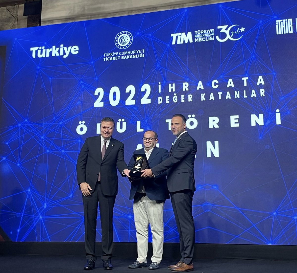 İTHİB İhracata Değer KatanlarÖdül Töreninde 2022 yılında gerçekleştirdiğimiz başarılı ihracatla Altın Ödülü almanın gururunu yaşıyoruz.’MEGA POLİETİLEN’  #megap