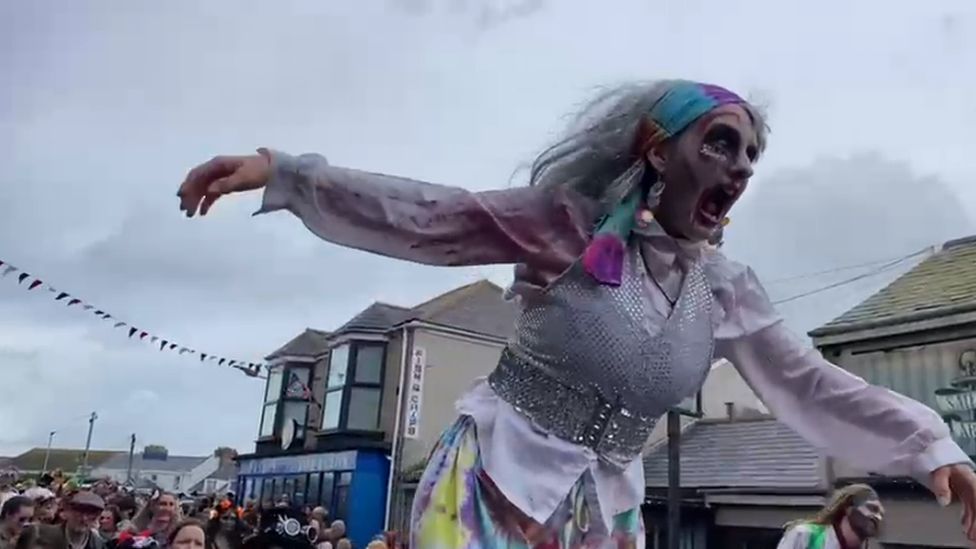 WightBlood's tweet image. My book Wight of the Living Dead is now available on kindle for just £2.99! Please share, and check it out.
#IsleofWight #Wight #IOW 
amazon.co.uk/gp/product/B0C…