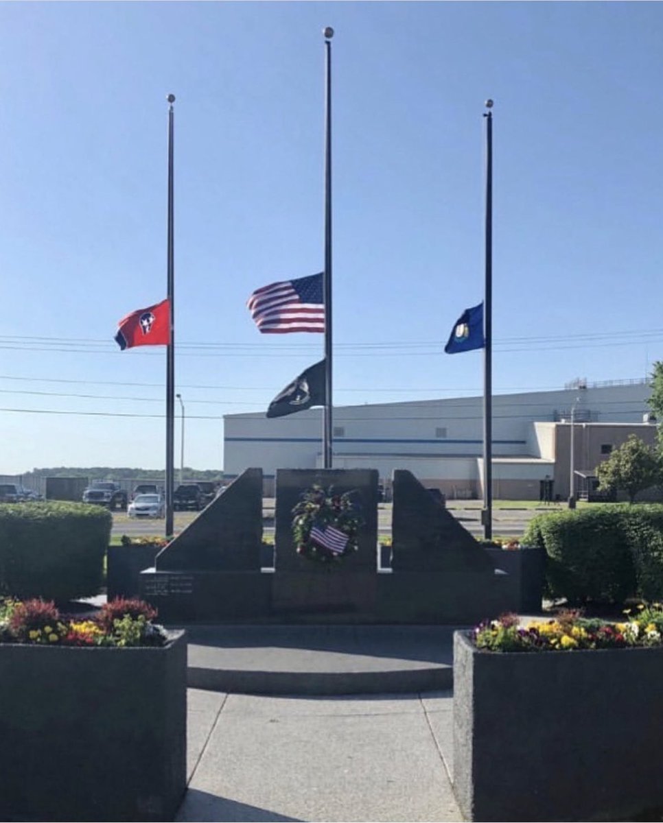 op_hawkeye's tweet photo. 10.3.1993 ~ SSG William “Bill” Cleveland 🇺🇸

#OpHawkeyeRemembers #BillCleveland #160thSOAR #NSDQ #BattleofMogadishu #OperationGothicSerpent
#supportourSOFcommunity #Operation_Hawkeye

📜 https://t.co/ltqW7ULjBg
📜 https://t.co/ZiuOCtsHcD
📰 https://t.co/rt0yOjEwla https://t.co/3sMSw0Iw9g