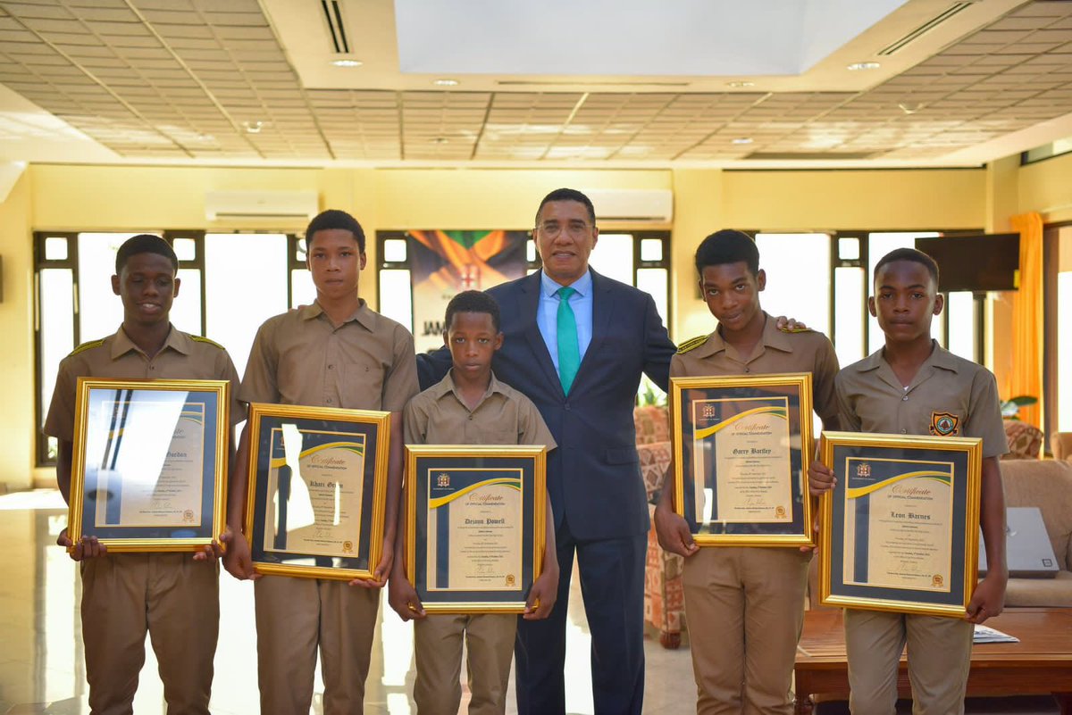 5Solae's tweet photo. May you ever be inspired gents. Proud of you is an understatement. https://t.co/ohauvN10Ne