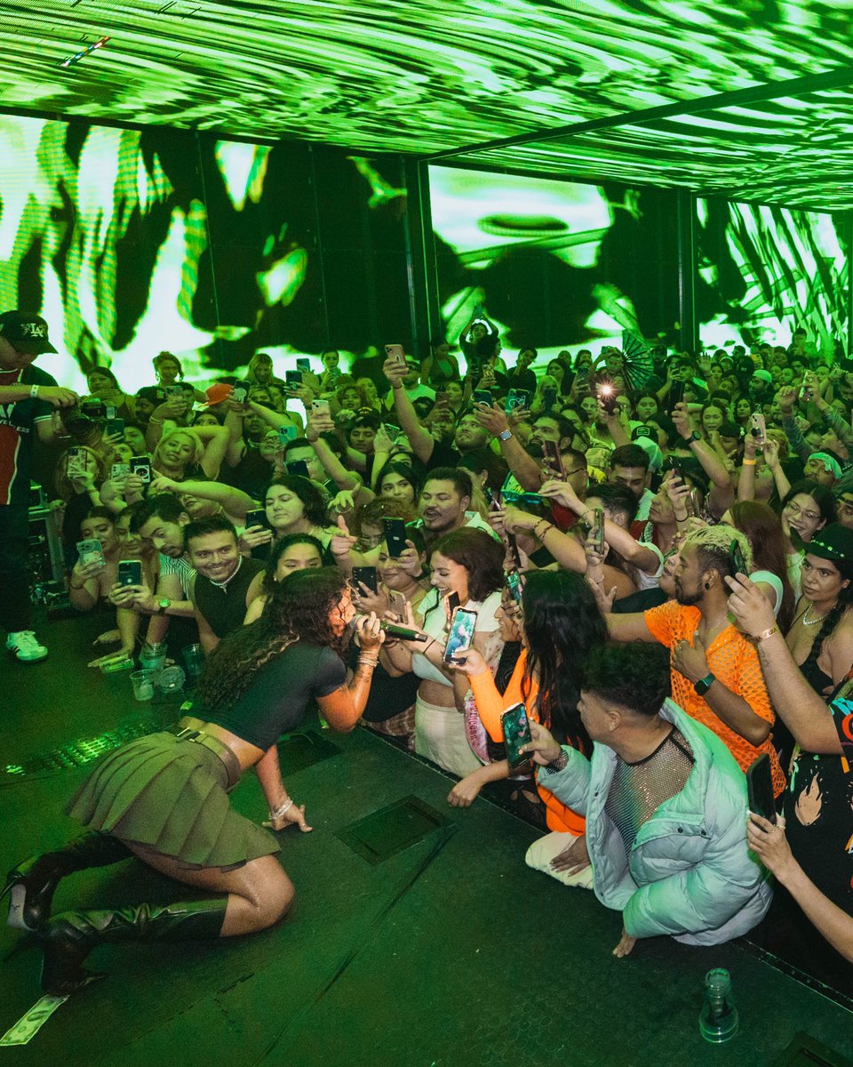 reggaetonlandia's tweet photo. TOKISCHA THE IT GIRL in LosAngeles with Reggaetonlandia 🫦🇩🇴🥵🔥

It was hot and it was sexy and you just had to be there

@tokischa_ come back bb https://t.co/RcGqqilkZ3