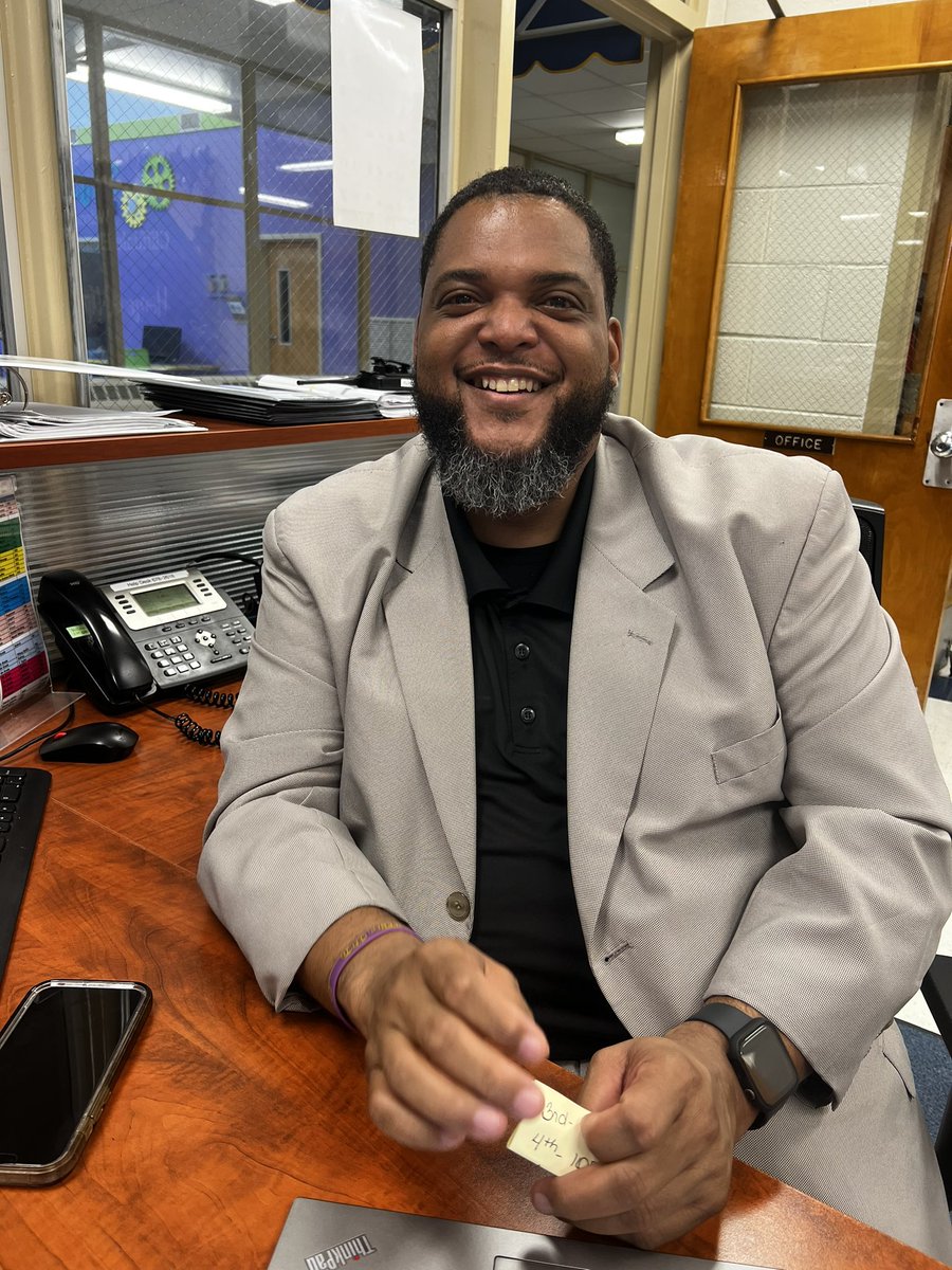 Miab017's tweet photo. Celebrating National Principal Month with @TyrellDDavis, the fearless leader of @CliffdaleElem! From the front desk to the classroom, he never fails to support our amazing school and staff. 🏫 #PrincipalMonth https://t.co/g2EOFBCyaj