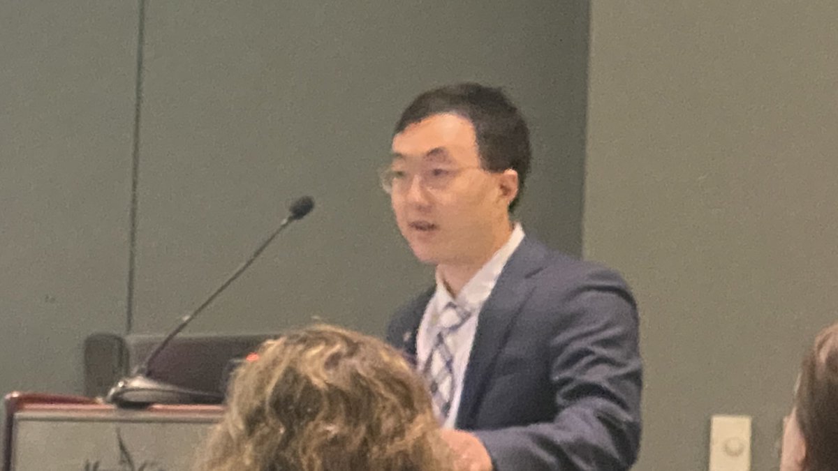 Great job by Dr. Donald Tan presenting his work on microscopic versus endoscopic approach for the treatment of glomus tympanicum tumors. #utswent #otology #endoear