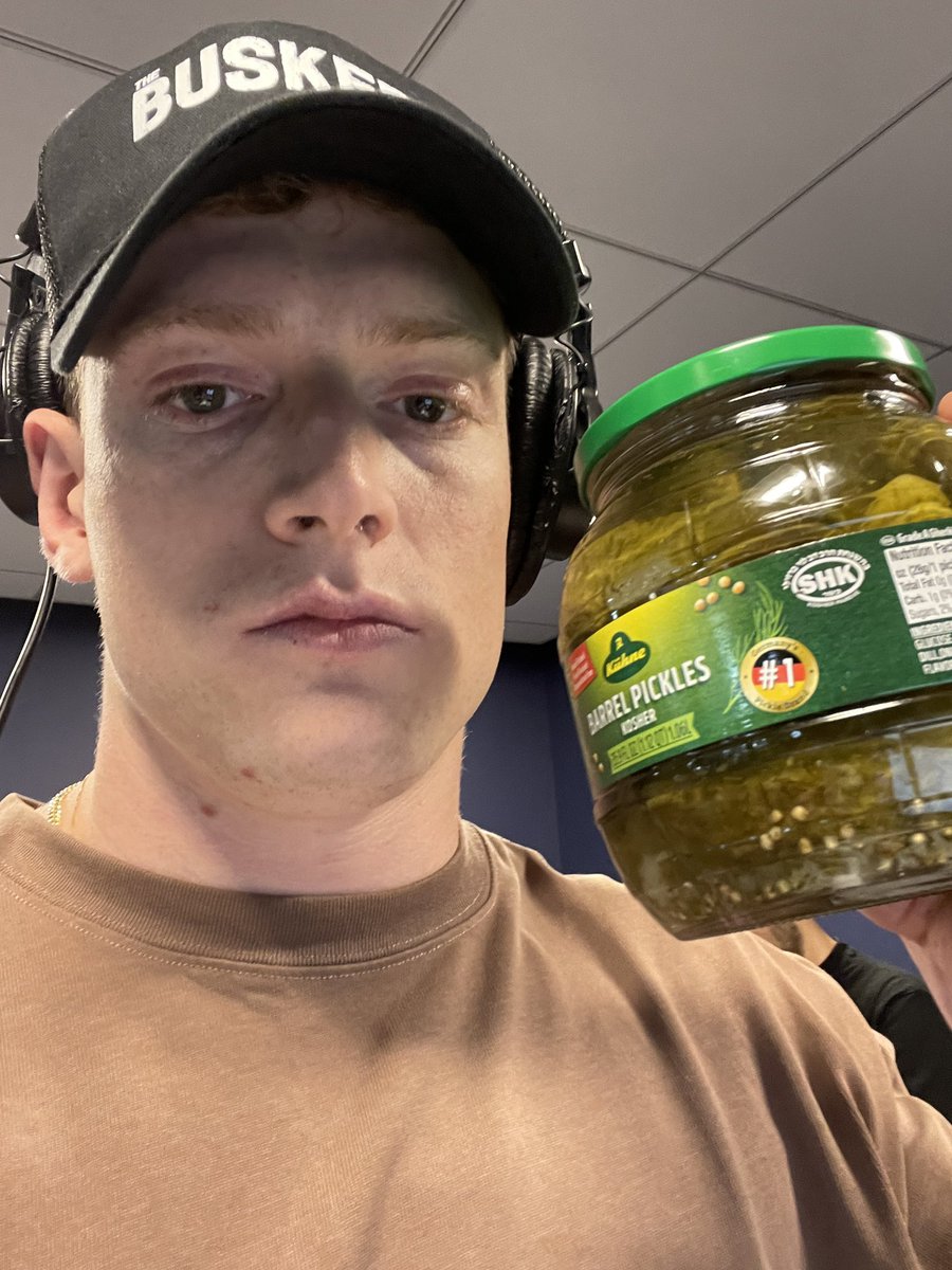 WayneJetskiii's tweet photo. I’m eating a pickle every 500 subs get in the chat smash that button 🫡

https://t.co/kIn4GF560Q https://t.co/emja5fuH2A