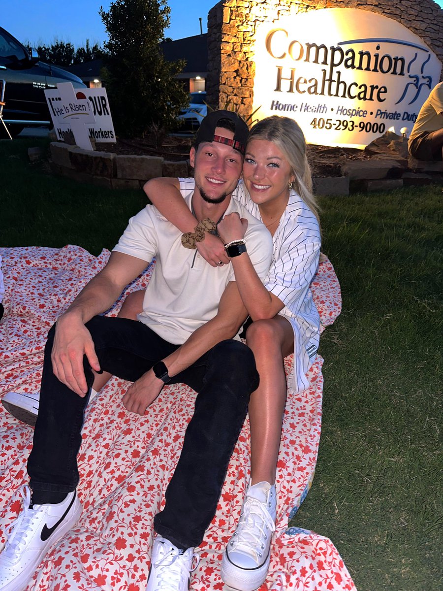 happy national bf day to the best there is🤍🤍