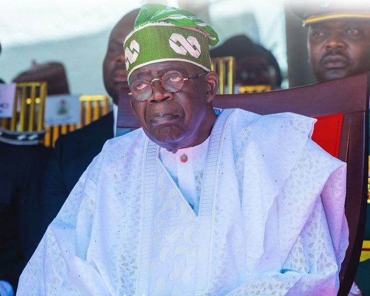 Crownprince_Com's tweet image. As Nigerian Police arrested Naira Marley, they should  remembered that Bola Tinubu is another Man that needed to be arrested in the Aso Rock..
If you agree with me Retweet let them see💪💪

Opay/Oshimen/Congratulations David/Jagaban/Chicago/Government College Lagos