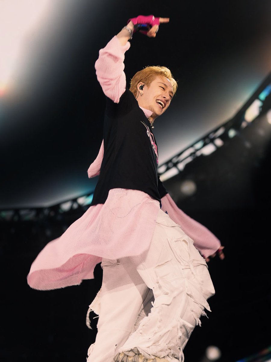 happiness looks so good on bang chan 💕