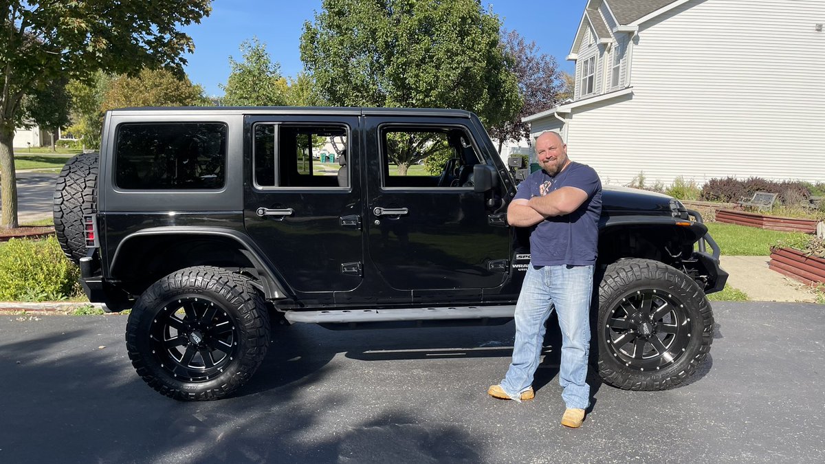 boggs328's tweet photo. Bought my dream ride today! Thanks to @Simotes1986 and @msimotes1 and Nick for making this purchase smooth and could be! @simotesmotor gets a 5/5. I’m loving it! Now to take the tops down and doors off and go cruising! @Jeep #NewWhip https://t.co/QRC2UTmmbn