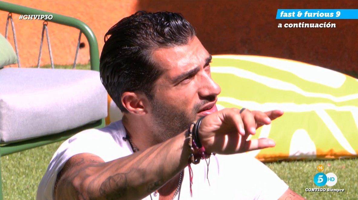 ghoficial's tweet image. Zeus: "A veces me da a entender que sí, pero creo que todavía no"
Michael: "Yo creo que tú estás más adelante de ella" #GHVIP3O