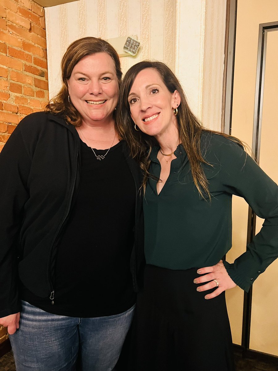 dvargas003's tweet photo. Always inspired by our amazing school leaders in IL! Last week IASA conference was #lit. I got my book by @jillmsiler, at Women In Leadership 👏 @drorzel. Enjoyed dinner with 50+ friends and clients, &amp; ran into my favorite IL Supt sisters. @TinaHalliman @drslthomas @fpsd91 https://t.co/GdGefB5GN3