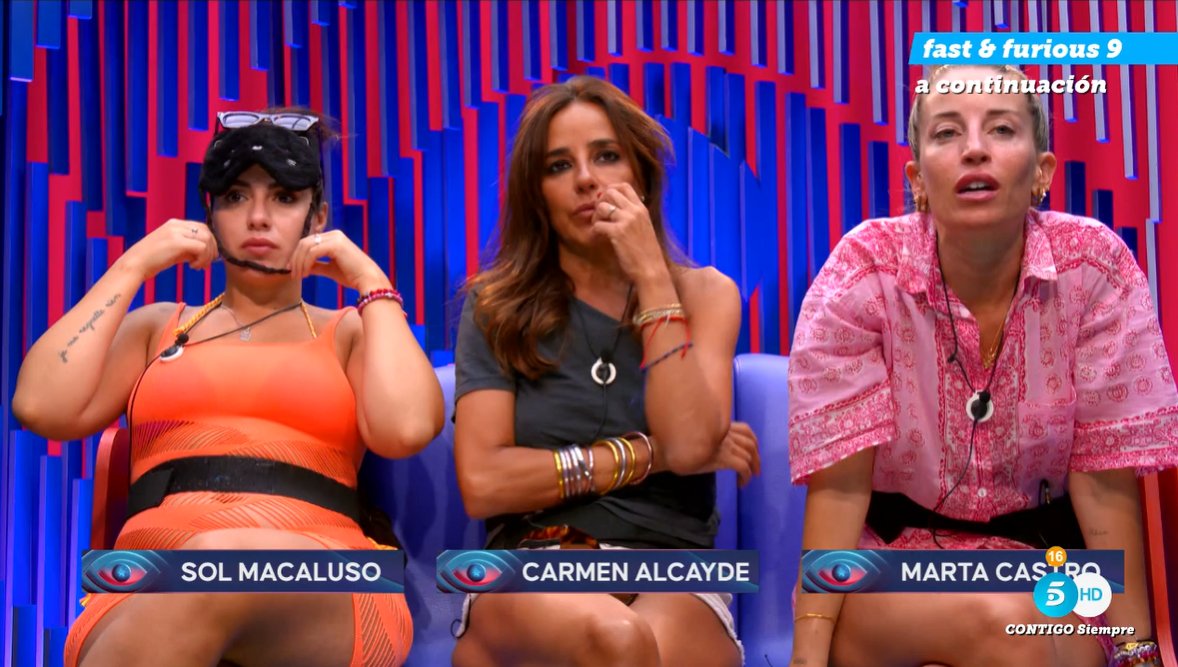 ghoficial's tweet image. Marta, sobre Zeus y Susana: "¿Por qué no arrancan? No entiendo"
Carmen, sobre Susana: "Está esperando a que le metan a un tío que le guste más" #GHVIP3O