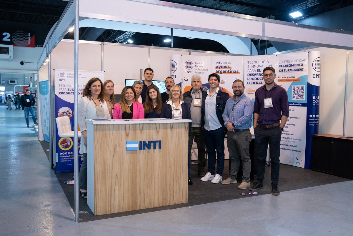 INTIargentina's tweet photo. Allí recorrió nuestro stand en el que compartimos y asesoramos sobre los servicios que desde el laboratorio de Envases y Embalajes brindamos a la industria:
📦Asistencia técnica
📦Investigación y desarrollo
📦Logística 4.0
📦Capacitación

#UnINTIcerca https://t.co/HFflMnyCj7
