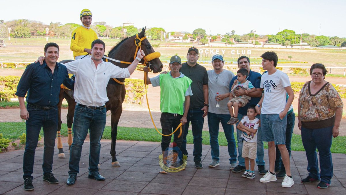 jockeyclubdelpy's tweet photo. ✅ En el #HipódromoDeAsunción se disputó la Segunda Carrera de la Reunión N° 24 (7ma. Categoría - 1.300 mts), dónde se impuso #RetratoDelPadre, con la conducción de #JuanRamirez, fue entrenado por #LilioBenitez, pertenece al #StudDonRubi.
💢 Tiempo: 1'20"16/100. https://t.co/UuhKUXgguk