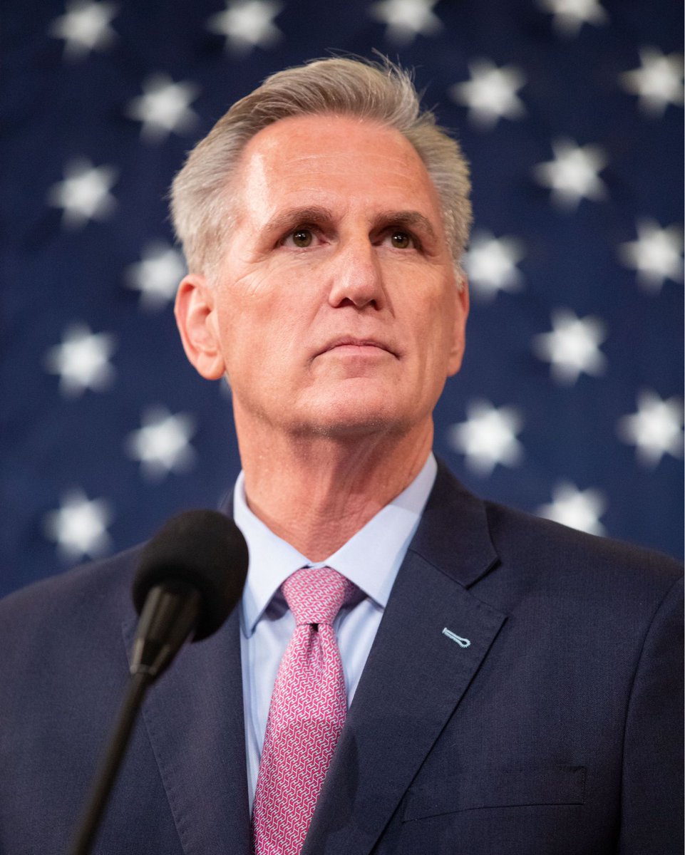 BREAKING: Republican Kevin McCarthy has officially been ousted as Speaker of the United States House of Representatives. 

He becomes the first speaker in history to be voted out of the position, lasting only 269 days.