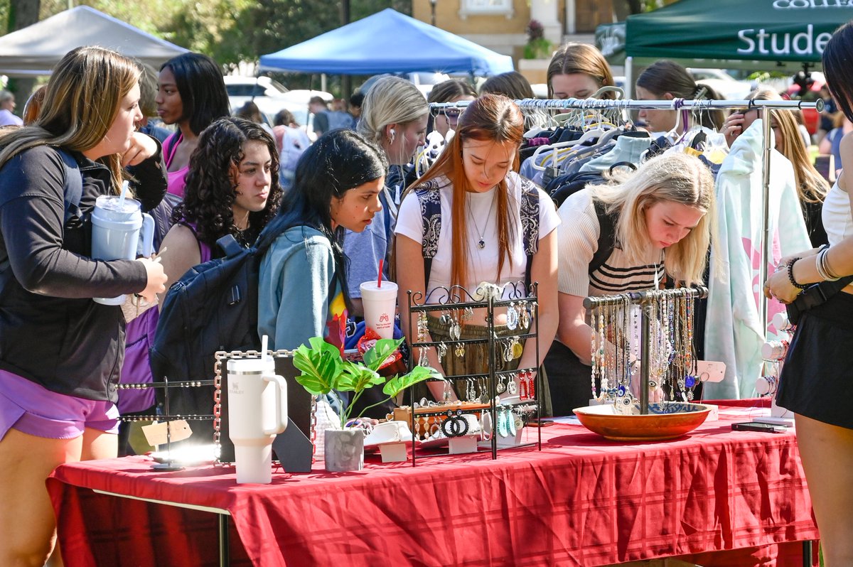 A pop-up thrift shop, crafts, and fresh vegetables could all be found at the Farmers & Artisans Market on Front Campus this afternoon. Looking for a sleek find or something new for for your room? The Farmers & Artisans Market is still going on until 6 pm so be sure to stop on by.