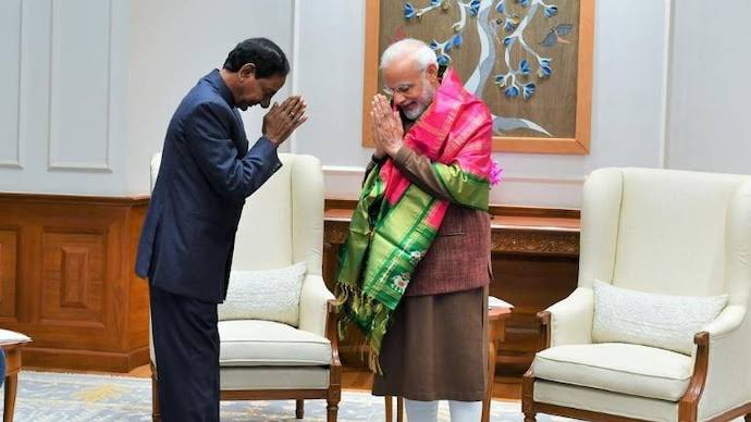 MohdMuzzammilK's tweet photo. #Archives #FilePhotos
•  #August2018

https://t.co/GFpu40EBrd

https://t.co/NRagh5FOhu

• #December2018
https://t.co/LNUexKa3BJ

• #December2020 
https://t.co/9GIWEK1Zbu

@INCTelangana @BhattiCLP @BhavikaKapoor5 @geetv79 @revanth_anumula @priyankagandhi @RahulGandhi @kharge https://t.co/SLgZ9hgGgw