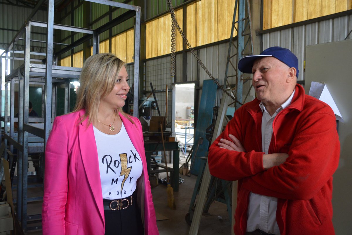 marilinsacnun's tweet photo. #SergioMassa ha planteado con mucha claridad la necesidad de fortalecer el perfil exportador de la República Argentina sin descuidar la distribución del ingreso. 
El anuncio de la #monedadigitalargentina (MDA) muestra el camino de un Estado que planifica el desarrollo nacional cuidando las pymes y sosteniendo la actividad económica y la generación de empleo. 
📍En #Gálvez nos reunimos con emprendedores/as, industriales, pymes y funcionarios para continuar la tarea de apalancar el desarrollo santafesino.
@SergioMassa 
#MassaPresidente 🇦🇷
#DepartamentoSanJerónimo #SantaFe
