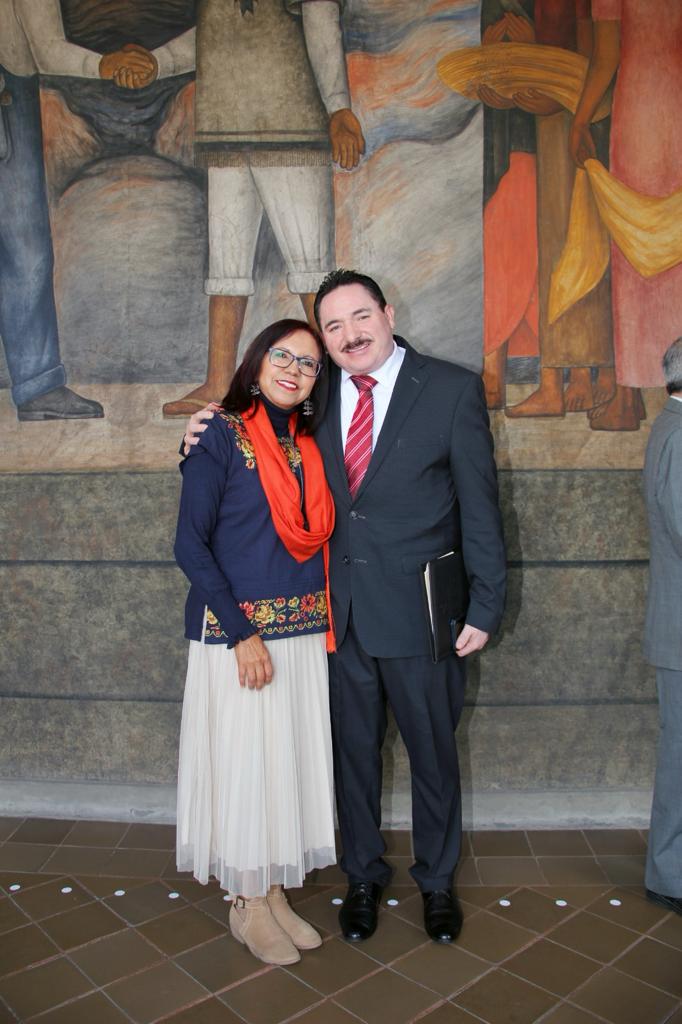 guillermoadamec's tweet photo. Hoy me reuní con mi amiga,@Letamaya, titular de la
@SEP_mx.

Agradezco y reconozco todo el apoyo y respaldo de la Secretaria al Sistema Educativo del Estado de Durango, así como al Programa Educativo, que impulsa el gobierno de @EVillegasV.

#EducamosConValor https://t.co/Yxr40MuJzh