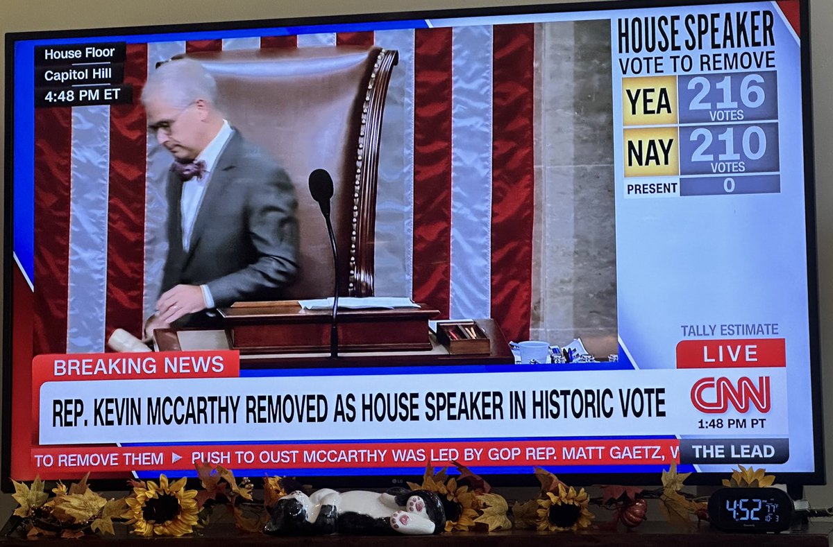 TaraSetmayer's tweet photo. Once again, Republicans making history for all the wrong reasons in the Trump era. 

McCarthy deserves this embarrassing demise. Unworthy of the gavel from the beginning. 

But, it’s another sad day for the institution of Congress. This dysfunction is a disservice to the country. https://t.co/vaDLD9XwMN
