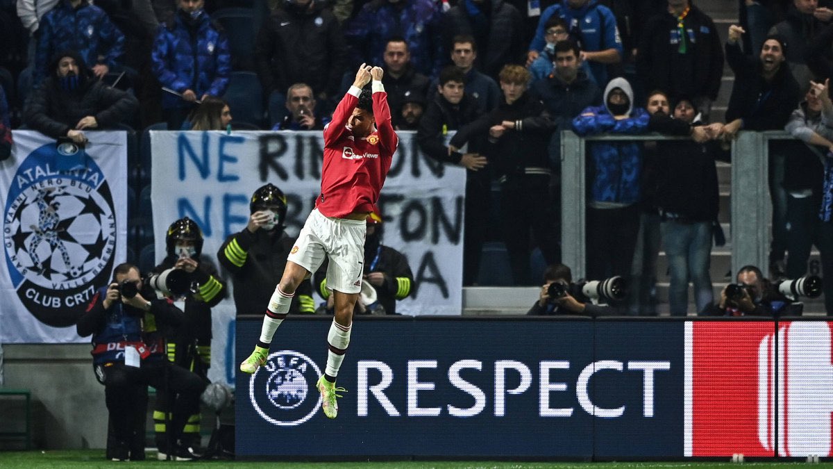 Que no quede en el olvido que Cristiano prefirió venir a jugar a un equipo de nivel de Europa League. 

Y se ofendieron porque salió a sacar todos los trapos sucios de su rancio club.