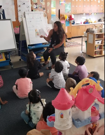 TDSB_RoywoodPS's tweet photo. Reading aloud daily to children is so beneficial! They get to hear tone of voice, fluency of words, pace to read at, different character voices and so much more. It is also a great way to build community where everyone comes together to enjoy a great book. #msliu #readaloud https://t.co/HksmQdJSV0