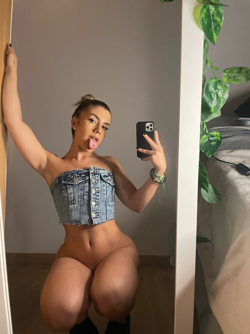 Hola guapos🤍 https://t.co/fuoOz6j0kX