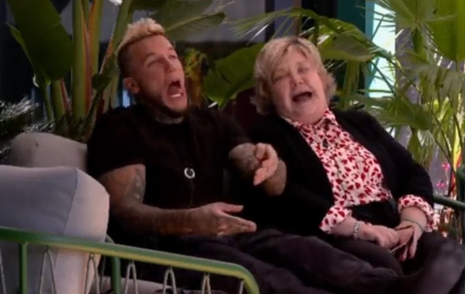 lidiaobliviate_'s tweet image. Estoy leyendo que Karina, Alex y Javi van a hacer complot para las nominaciones? FIRMO 

#GHVIP3O