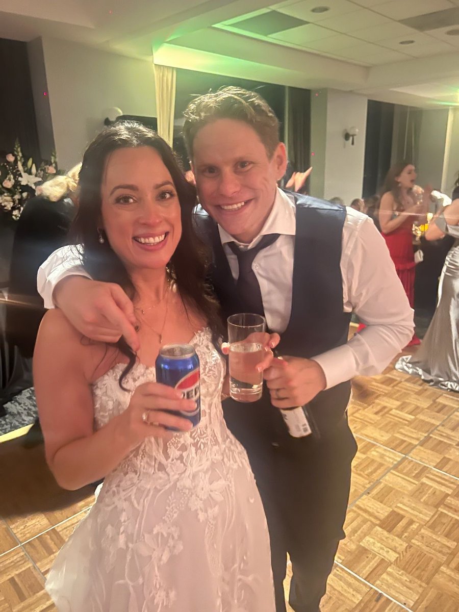 LER_Illinois's tweet photo. Elizabeth Lopez, MHRIR 12, got married to Kyle Fleck last weekend! Elizabeth is a Senior HRD with PepsiCo. There was also an LER reunion with classmates Ryan Schwarz, Lauren (Kerr) Jackel, Jen Kordas, and Matt Wagner! #CongratuLERtions Elizabeth and Kyle!
#LERve #aLERmni https://t.co/LtusVZOpis