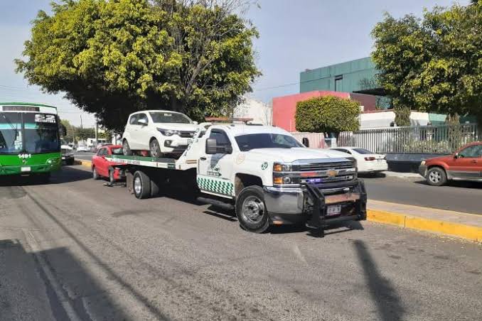 Nos da gusto compartirte que en compañia de Juan Huerta líder de <a href="/CTM_JaliscoFTJ/">CTM_Jalisco</a> y representantes del gremio, hoy iniciamos exitosamente con la socialización del proceso de regularización de grúas en Jalisco, estaremos informando los detalles en los espacios de la <a href="/TransporteJal/">Secretaría de Transporte Jalisco</a>