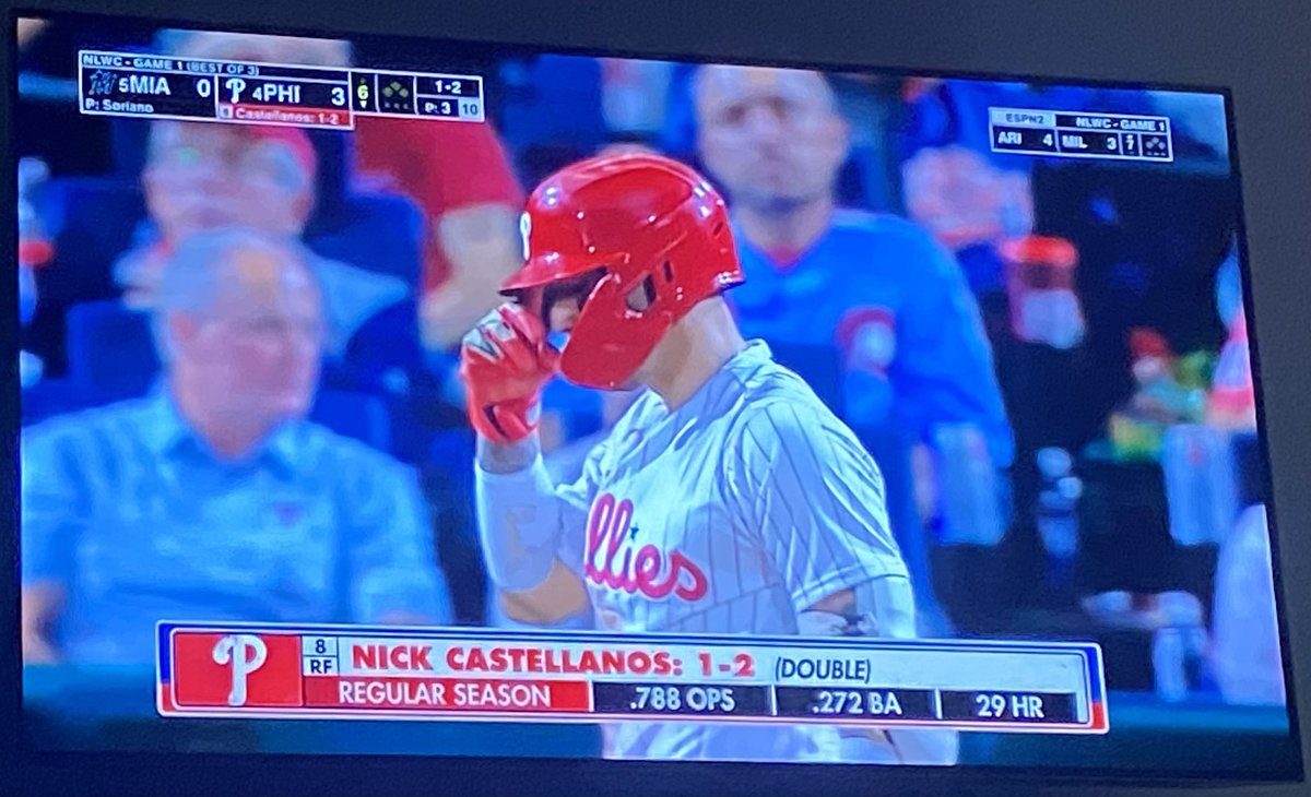 John_Gilbert's tweet photo. Really dig the retro baseball card design of the score graphics. Well done, @ESPN. https://t.co/x4gmKjjMCp