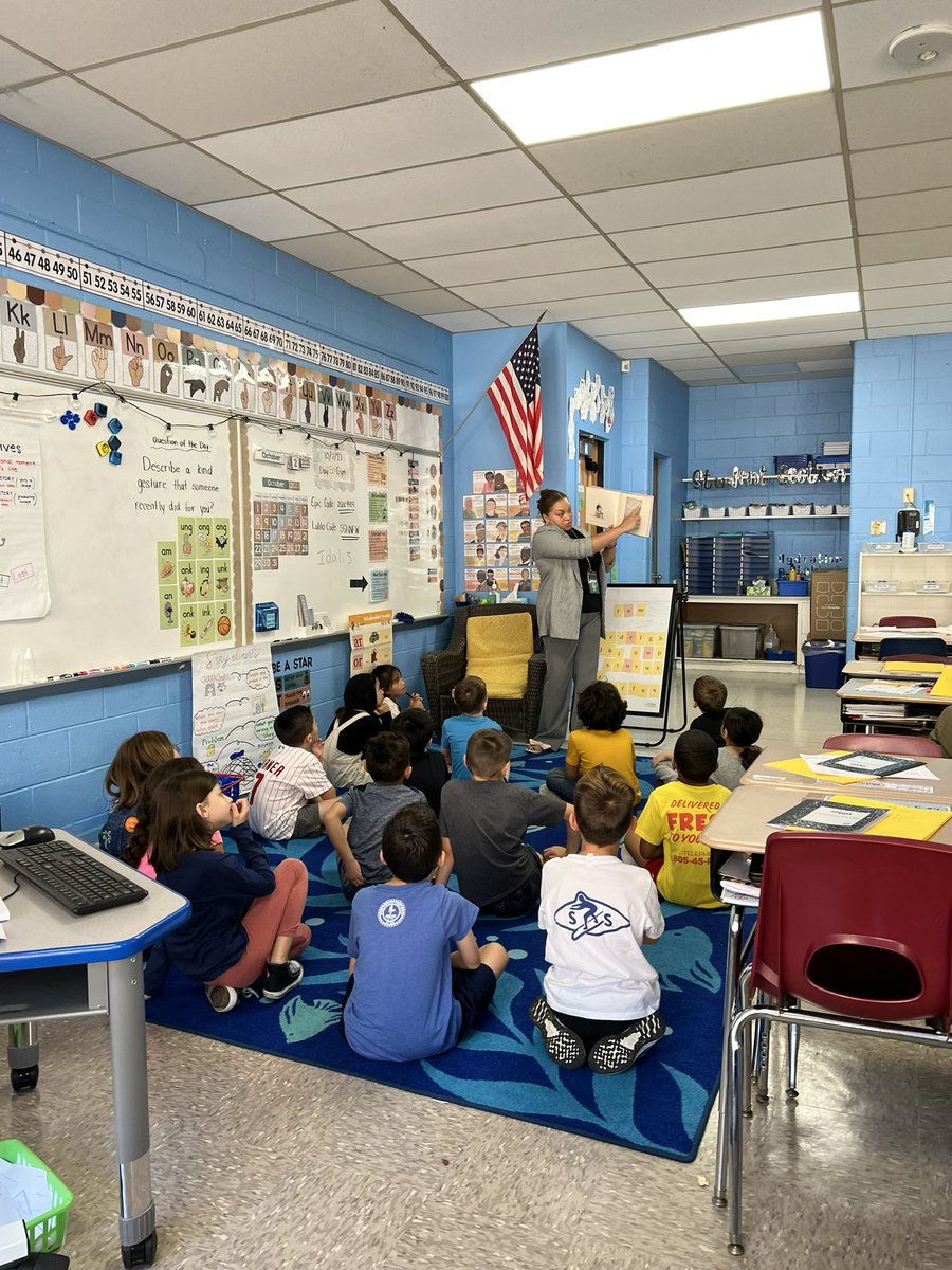 Miss_KearseCBE's tweet photo. Thank you so much @idaliskizee for coming and reading to our class, and for teaching us why our names make us all unique!! https://t.co/Ul0SwFTf3O